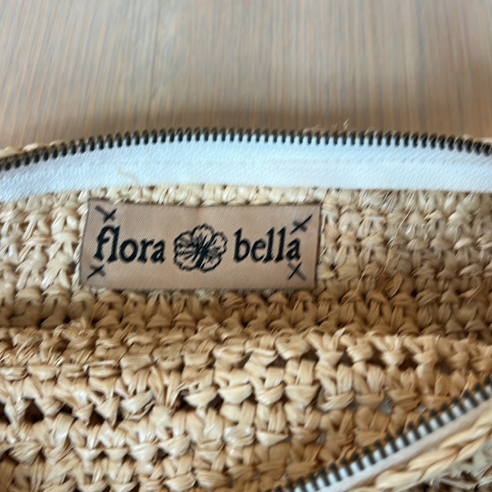 Straw clutch by Flora Bella - Picture 3 of 10
